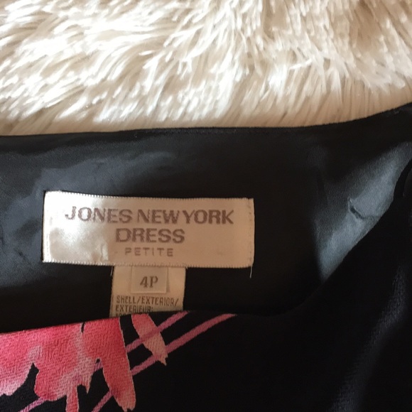 Dress - Picture 3 of 4